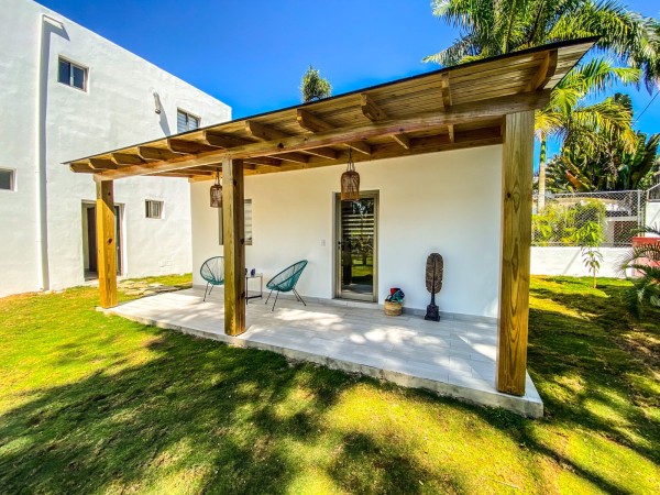 Romantic Bungalow 🏡 Direct Beach Access 🏖️