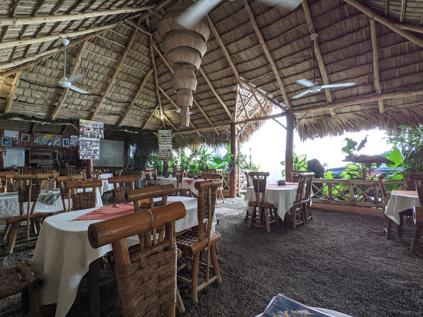 Tierra y Mar - Restaurant & Bar